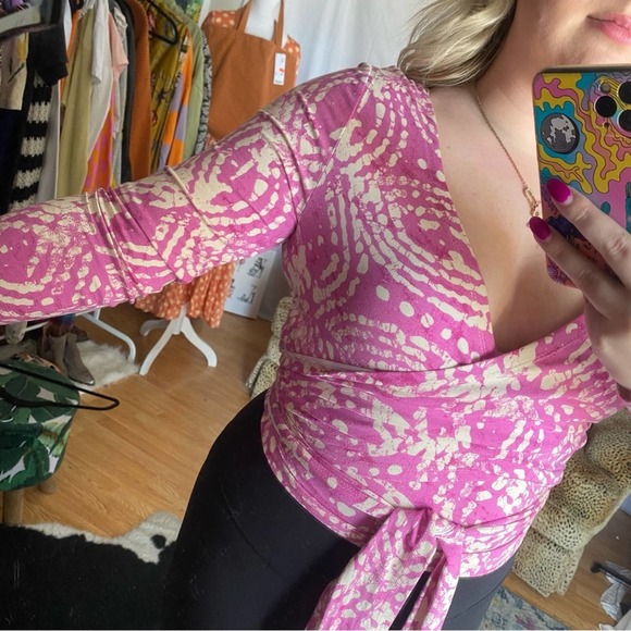 Daily practice Anthropologie pink white long sleeve wrap top - Picture 5 of 5